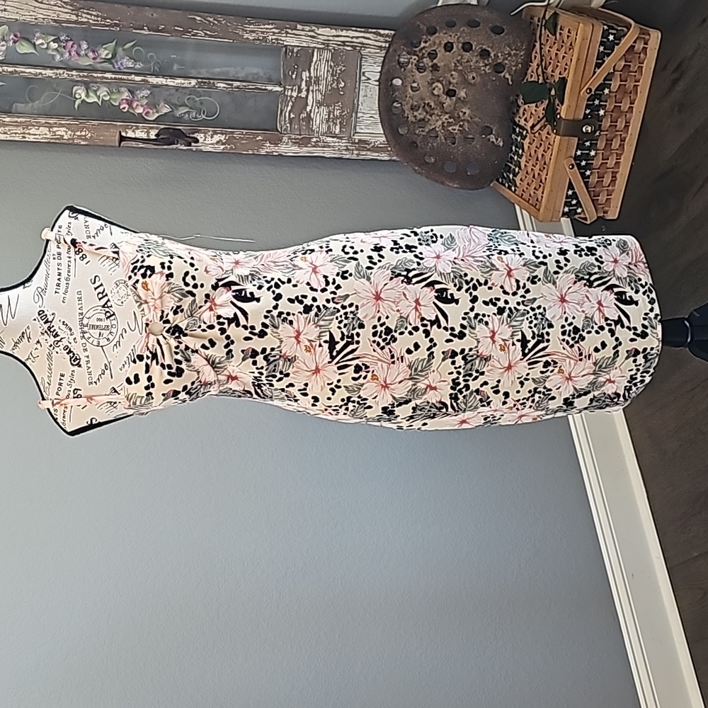 🌺SEXY PENCIL DRESS🌺 KEYHOLE FRONT FLAUNT YOUR WILDSIDE‼️🐆🌺